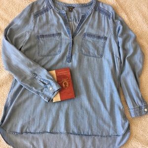 Cute Eddie Bauer top XL